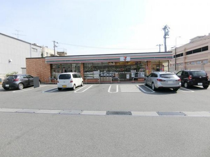 コンビニ セブンイレブン 呉阿賀中央5丁目店