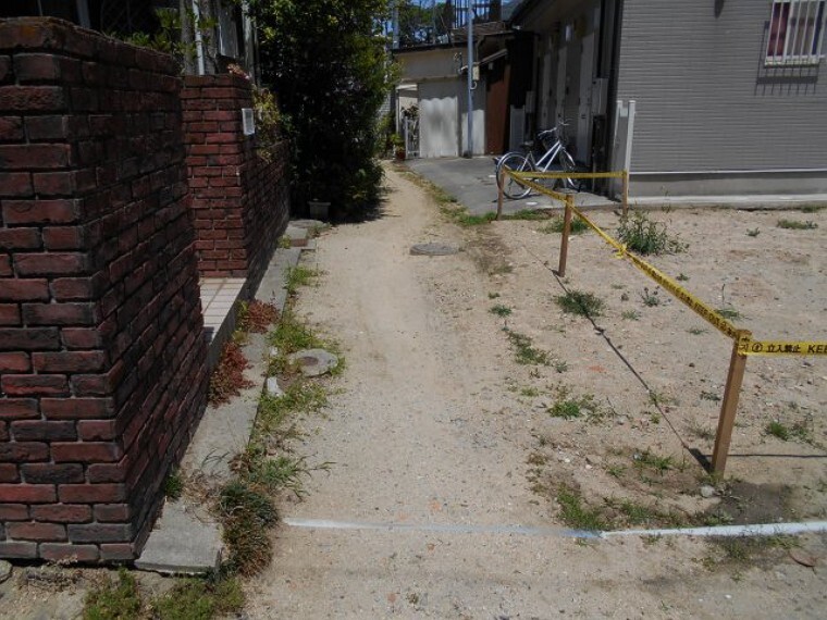 現況写真 北西側道路。