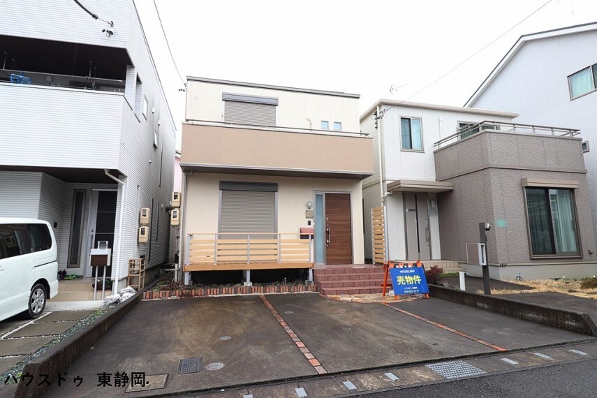 外観写真 太陽光発電システム搭載