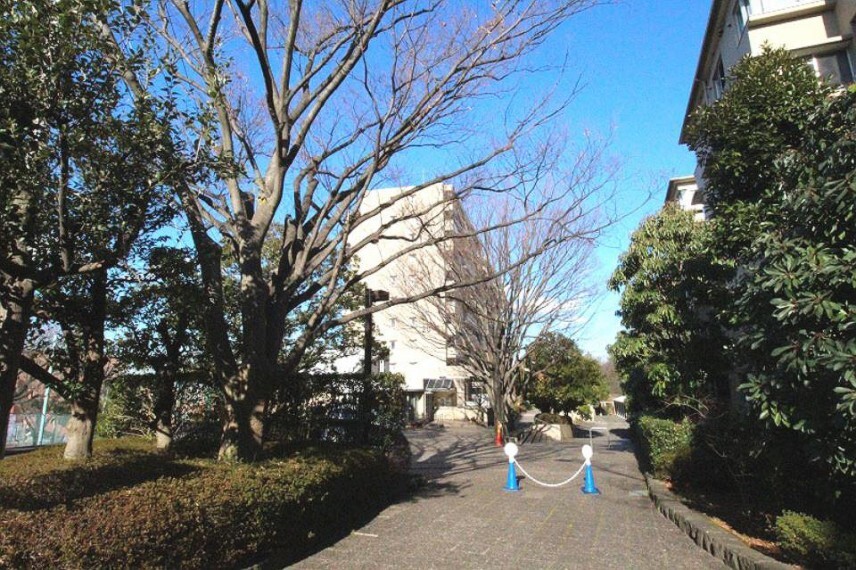 外観写真 横浜グリーンライン「都筑ふれあいの丘」駅から徒歩11分!東急田園都市線「荏田」駅へバスも利用可能です。