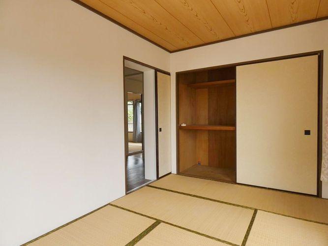 和室 和室 こちらもシンプルな和室で落ち着きます。