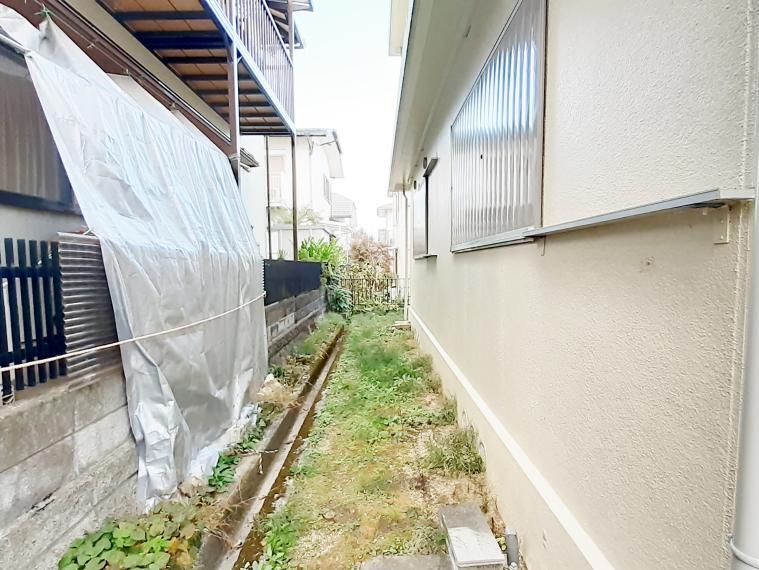 庭 隣家との距離もきちんとあるので安心です