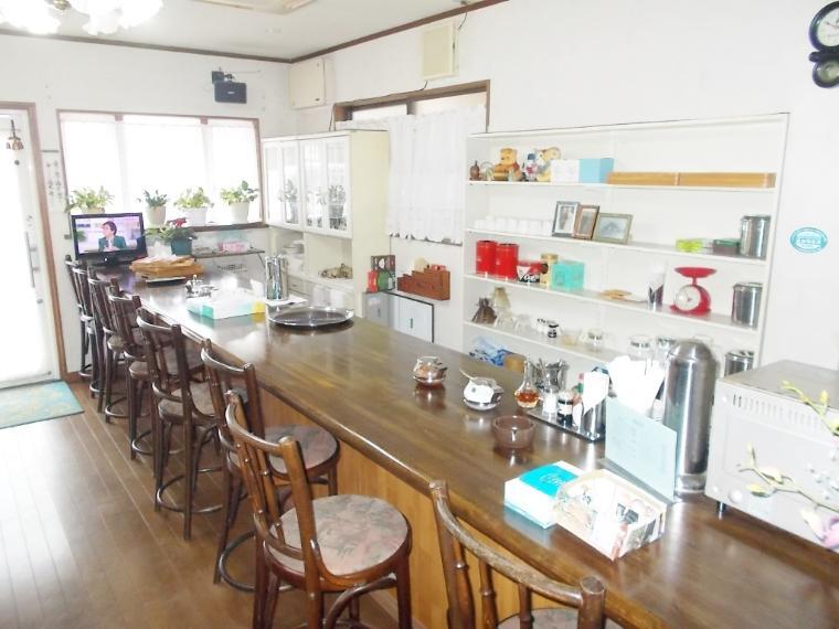 現在喫茶店として利用中の為、設備そのままですぐにお店が始められます