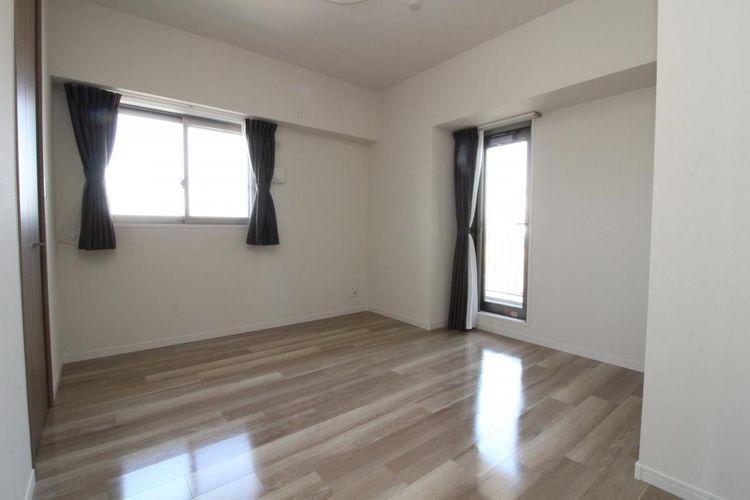 寝室 2面採光のお部屋になります