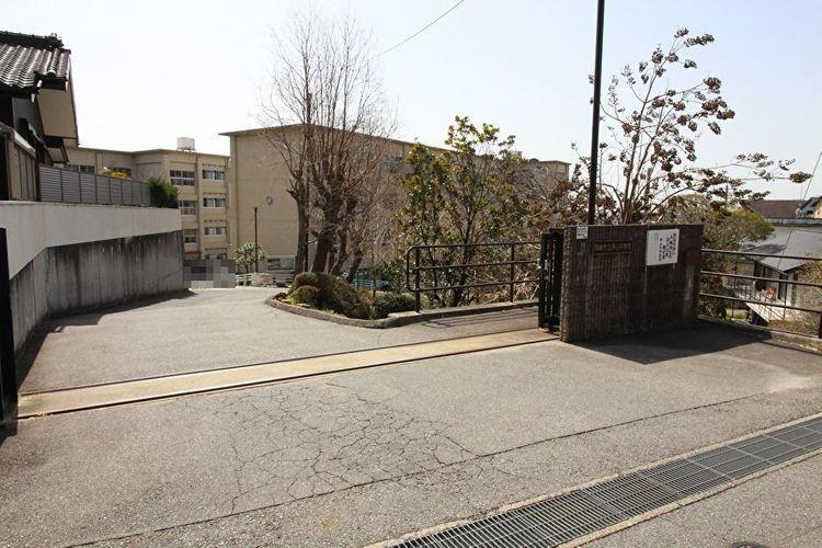 中学校 岡崎市立甲山中学校 徒歩21分。