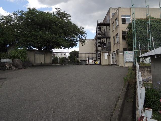中学校 勉強やクラブ活動に忙しくても、苦にならない通学時間です!
