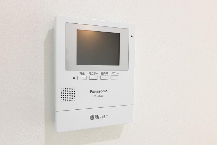 防犯設備 来客時に便利なTVモニター付インターホン。快適な暮らしを守ってくれます。