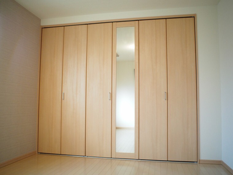 収納 収納 全居室に収納付きでお部屋がスッキリお使いいただけます