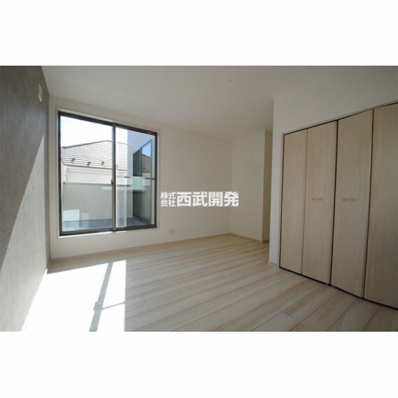 専用部・室内写真 各部屋にはクローゼット付き。収納が多いお家はスッキリ快適空間です。