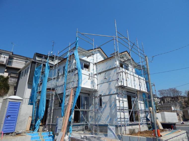 構造・工法・仕様 在来工法と2×4工法の良いところを組み合わせた安全性・耐震性に優れた高性能躯体を実現しました。