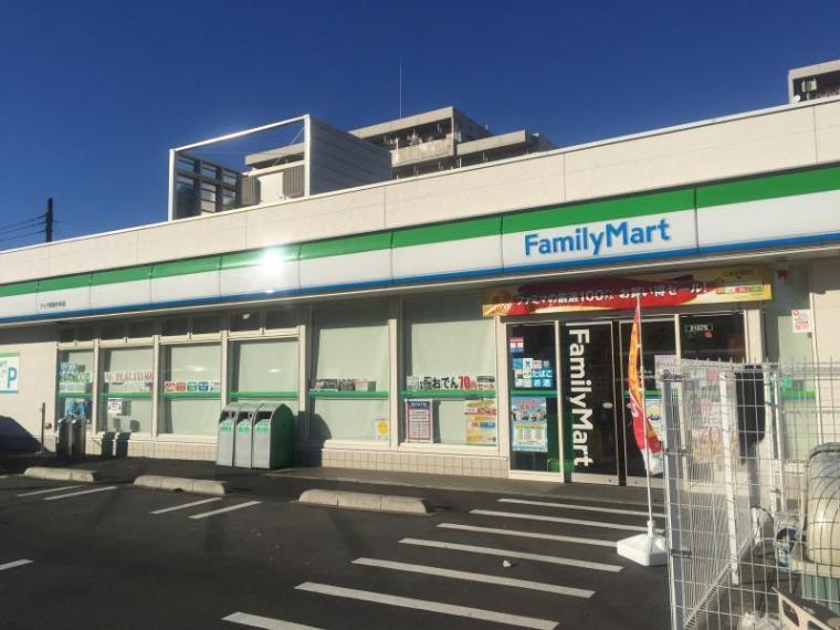 コンビニ ファミリーマート アイダ草加中央店 埼玉県草加市中央2丁目12番28号