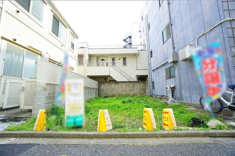 現況写真 更地の状態ですのですぐに建築が始められます。土地の状況や隣地との境界が事前に確認できて安心です。