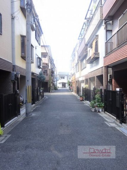 現況写真 無料送迎・早朝等の内覧会開催中の 株式会社オンワード不動産へお気軽にお申し付け下さい。 ■現地見学について 現地見学は原則当日の内覧が可能です! 売主様の都合等で当日見学が出来ない場合がございます。
