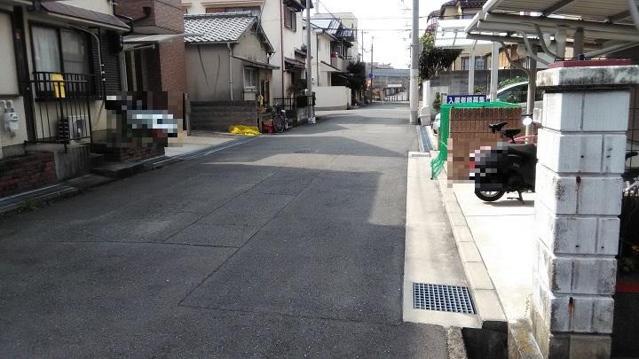 現況写真 駐車が苦手な方にも嬉しい前面6m道路に面した住まい