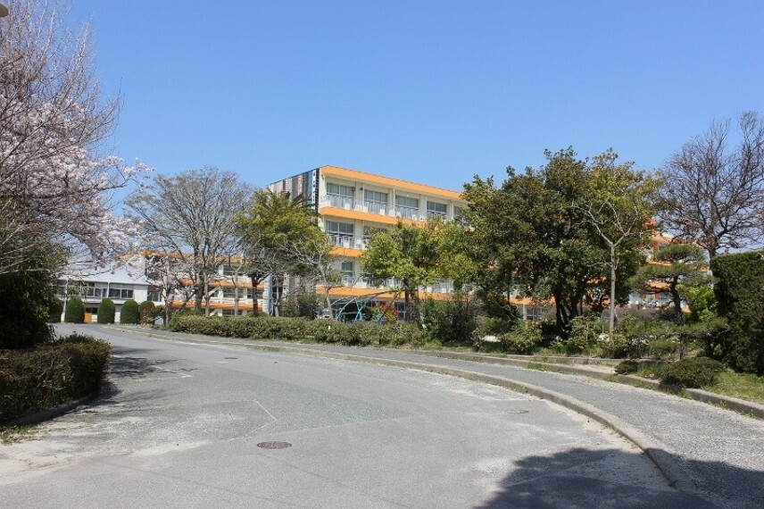 小学校 常滑市立鬼崎南小学校
