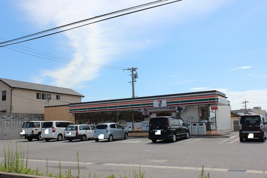 コンビニ セブンイレブン常滑榎戸店
