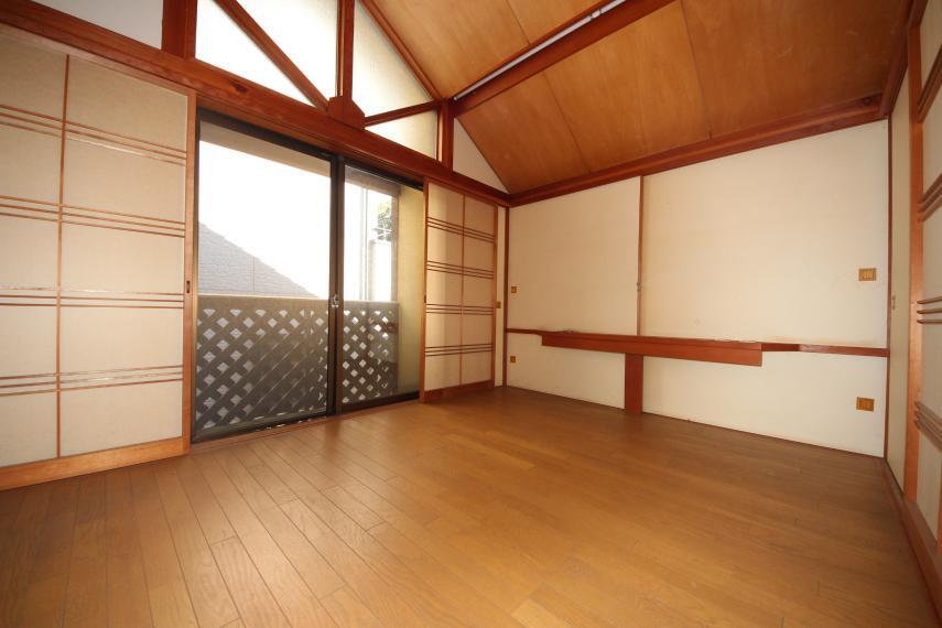 洋室 2階には洋室もございます