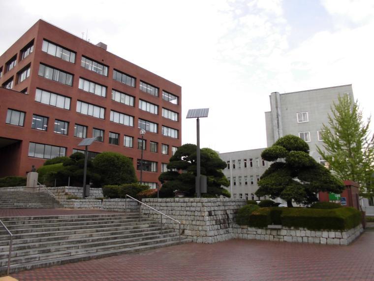 役所 足利市役所 銀行も併設されているので便利ですよ~