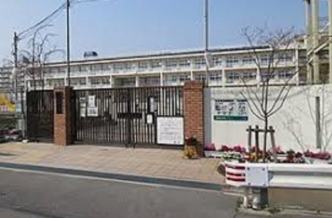 小学校 尼崎市立上坂部小学校まで552m 徒歩7分