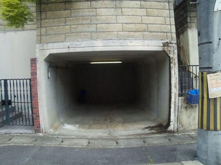 駐車場 堀込車庫
