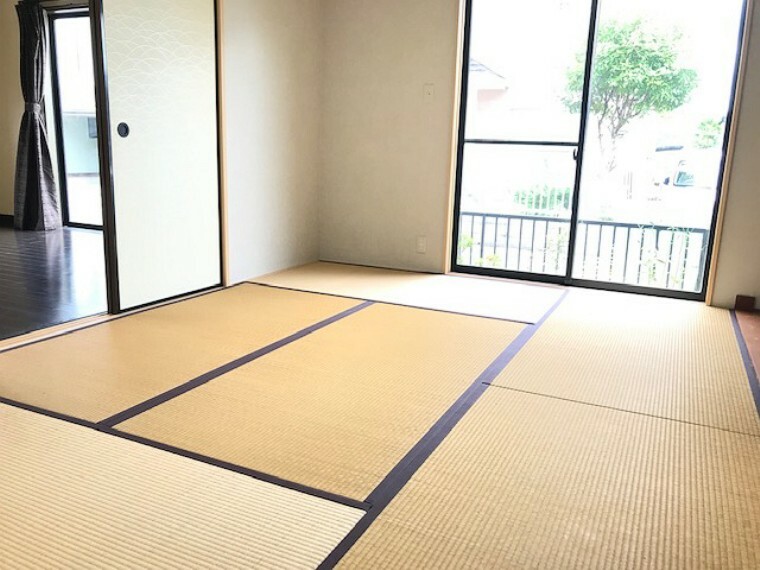 和室 日本らしい落ち着いた雰囲気の和室です