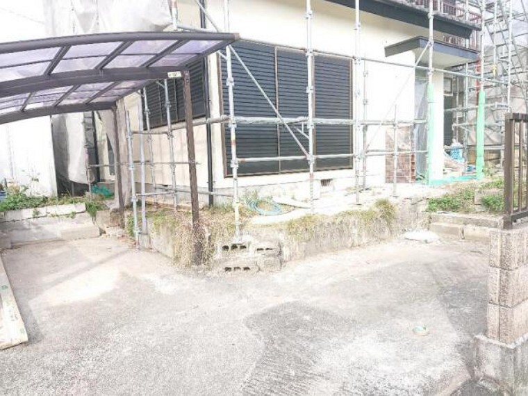 【リフォーム中11/1撮影】1階東側の部屋です。洋室に間取り変更し、床はフローリングで仕上げます。
