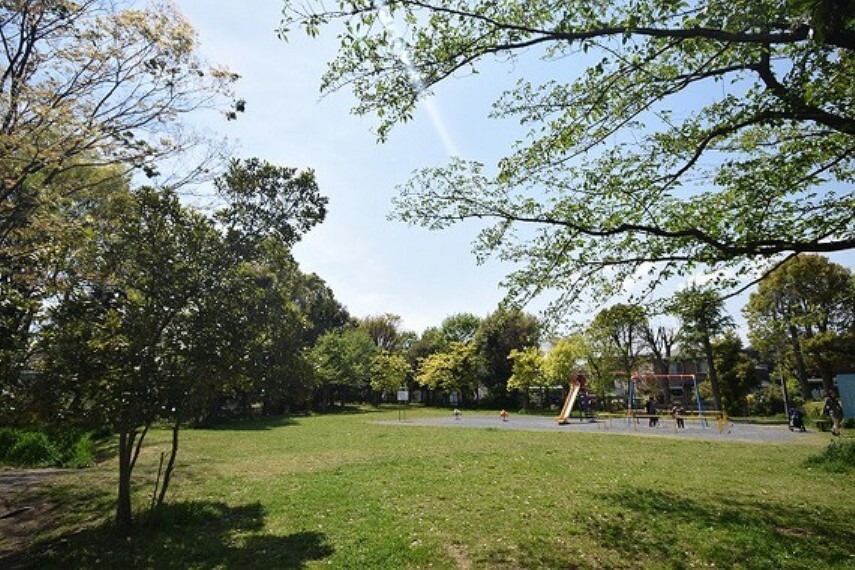 公園 みんなの丘公園 距離約120m