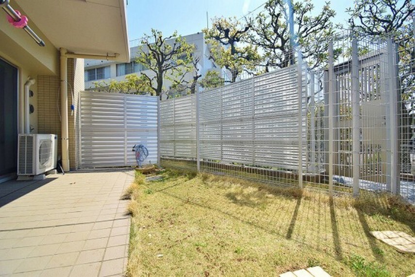 庭 憧れのガーデニングスペース、晴れた日はご家族やお友達を呼んでBBQも○