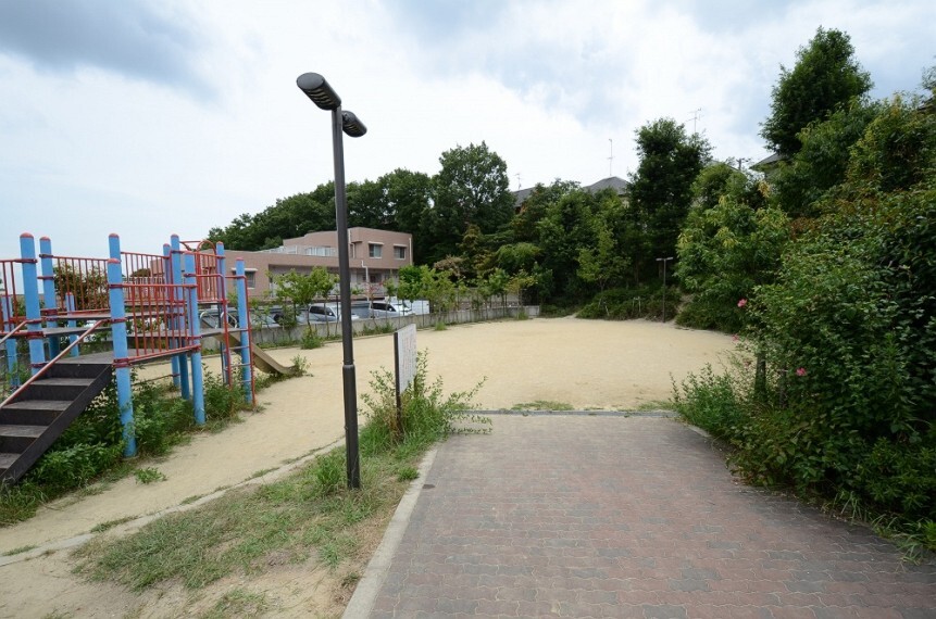 公園 【公園】中筋山手7丁目公園まで865m