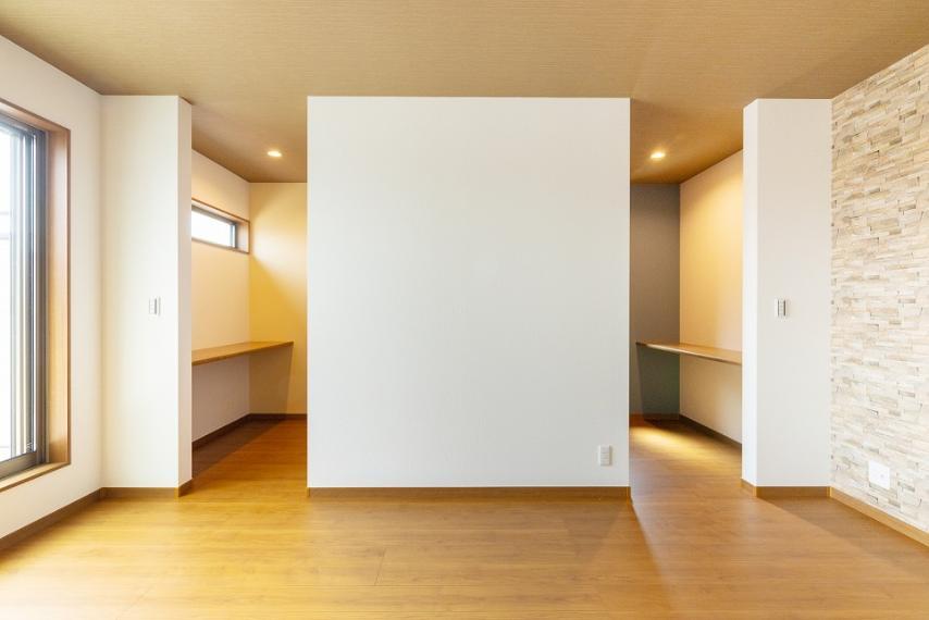 寝室 主寝室は約11.1帖の広さがございます。クローゼット上手くを活用し、ご夫婦それぞれの空間をご用意。