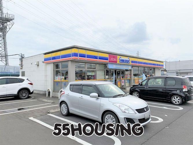コンビニ ミニストップ蓮田黒浜店 徒歩10分。