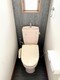 トイレ 便利な温水洗浄機能付きトイレできれいさっぱりですね。