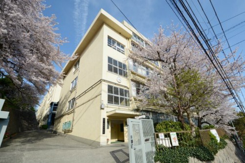 中学校 【中学校】神戸市立長峰中学校まで722m