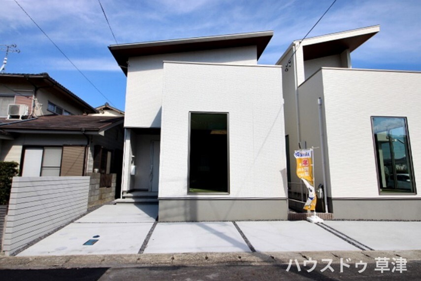 外観・現況 土間収納が作られる予定です。 ガーデニング用品やアウトドアグッズもお家を汚さずにすっきり収納できそうですね。