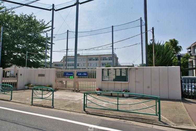 中学校 杉並区立富士見丘中学校 徒歩8分。
