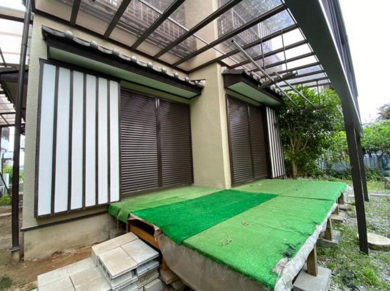 屋根があり安心してお洗濯物を干せますね