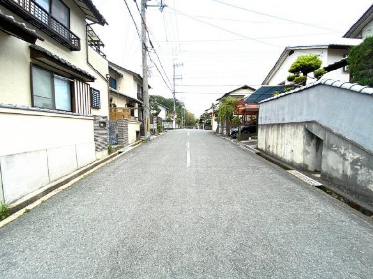 駐車場 近くに公園があるのでお散歩にも行けます