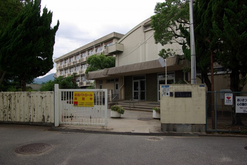 小学校 【小学校】宝塚市立売布小学校まで776m