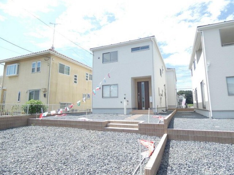 現況外観写真 完成済み物件現地完成しました!ご内覧随時可能です!実際のお家を「見て、触れて、感じて」下さい!お問合せはお気軽に!