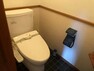 トイレ コンパクトで使いやすいトイレです。二階のトイレになります