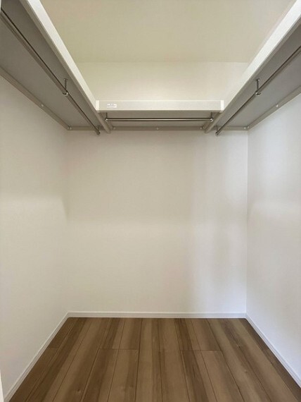 収納 掛けるだけでなく、小さなものから大きなものまで便利に収めておけます。
