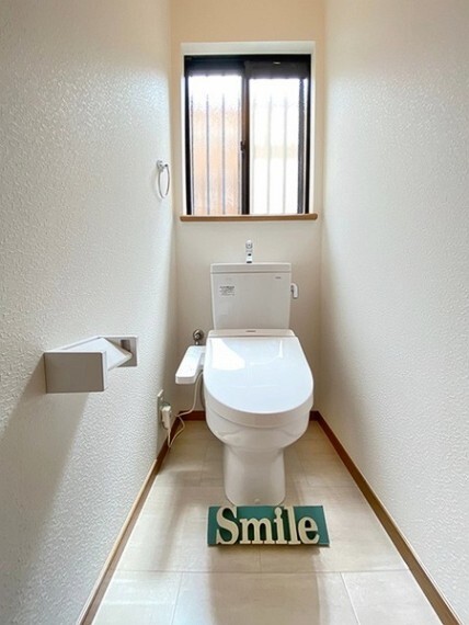 トイレ 1日に何回も使う場所だからこそ、汚れがつきにくく掃除のしやすいトイレだと助かりますね。いつでもきれいで快適