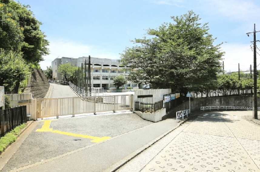 中学校 平中学校(平中学校まで徒歩5分です)