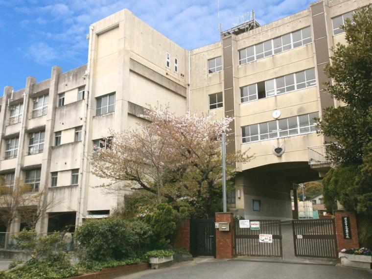 中学校 羽曳野市立誉田中学校