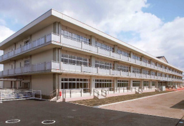 小学校 仙台市立富沢小学校まで450m(徒歩6分)