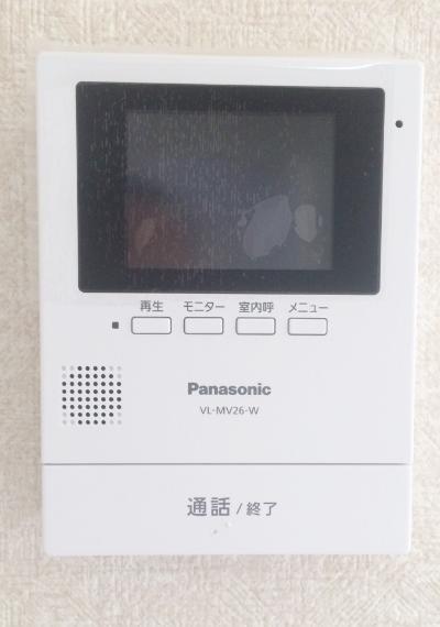 TVモニター付きインターフォン 不在時の来客を自動録画! 赤外線カメラを使っているので、夜間でも来客がわかります。