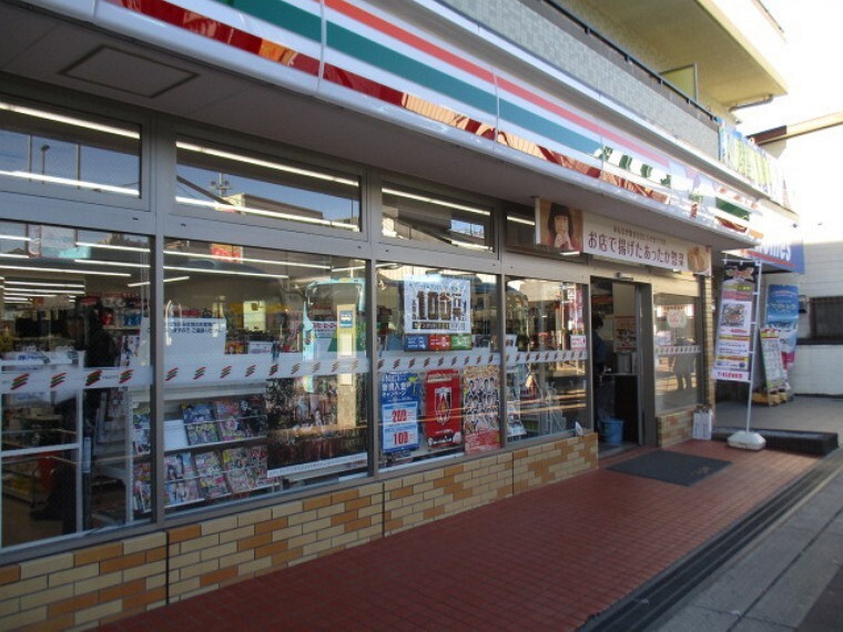 コンビニ セブンイレブン鴻巣駅西口店