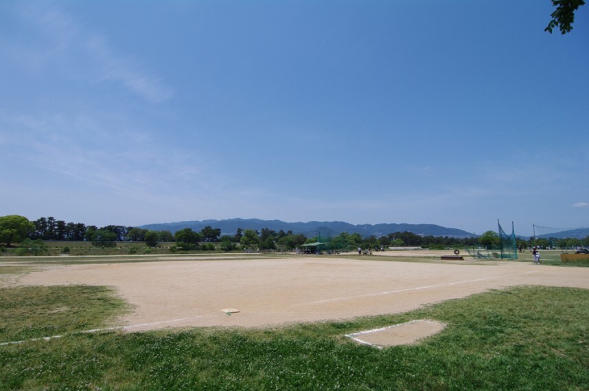 公園 【公園】武庫川河川敷緑地まで594m