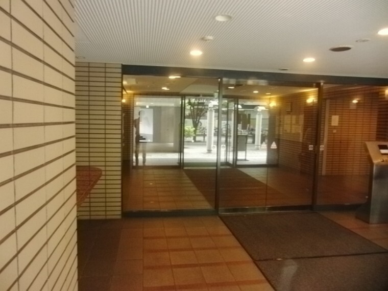 エントランスホール