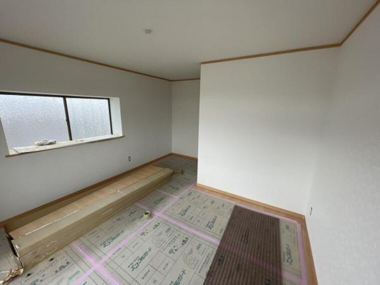 【リフォーム中5/24更新】2階西側の8.5帖の洋室です。部屋が小さくなった分は、ウォークインクローゼットを新設しました。収納が多いと便利ですよね。